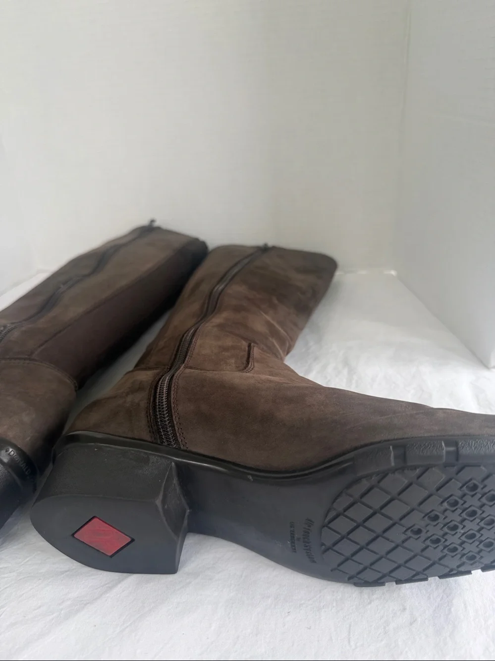Donald Pliner Sz 9.5 Chocolate Brown Leather Air Touch Systems Tall Riding Boots